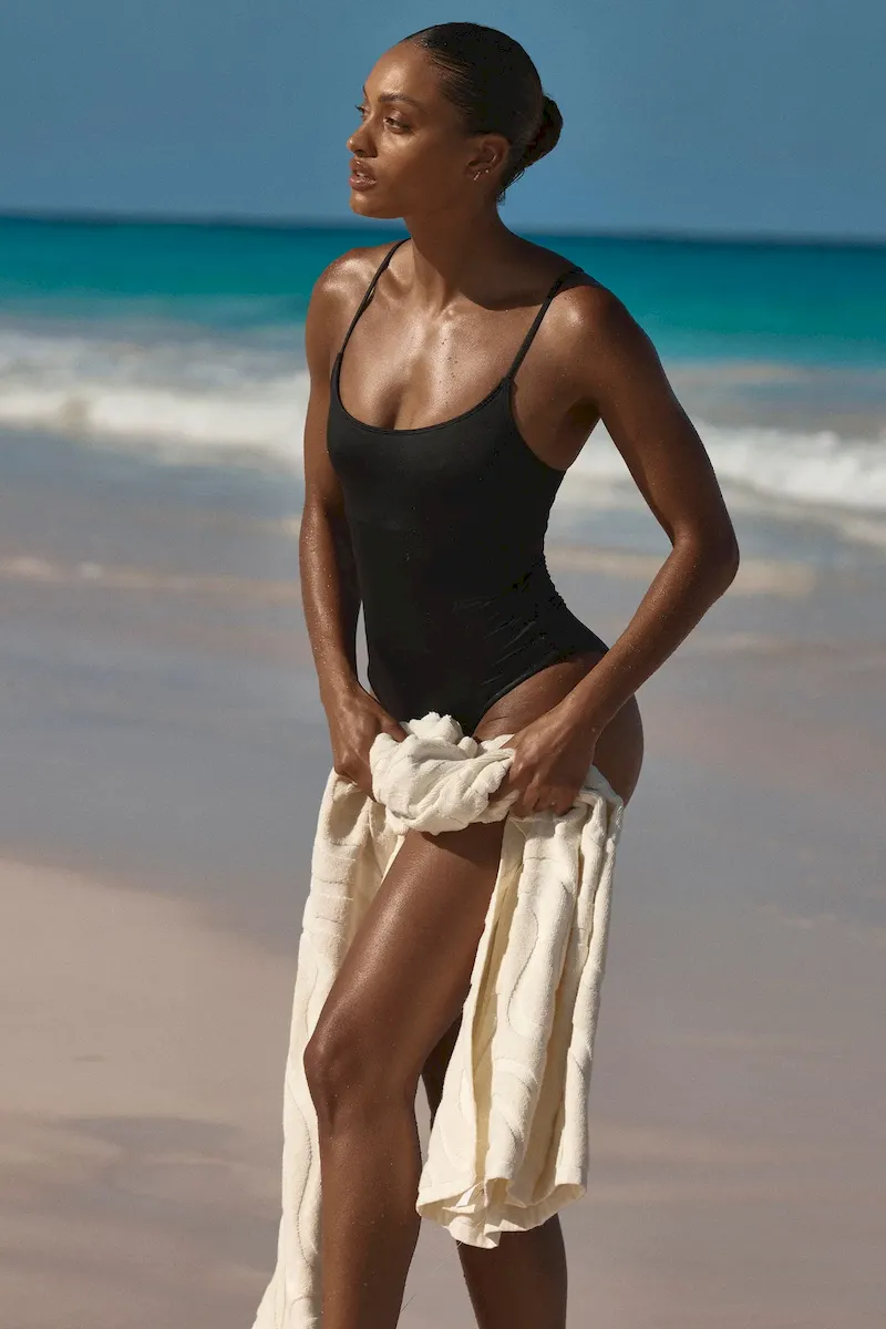 Bahamas One Piece Black - Image 3