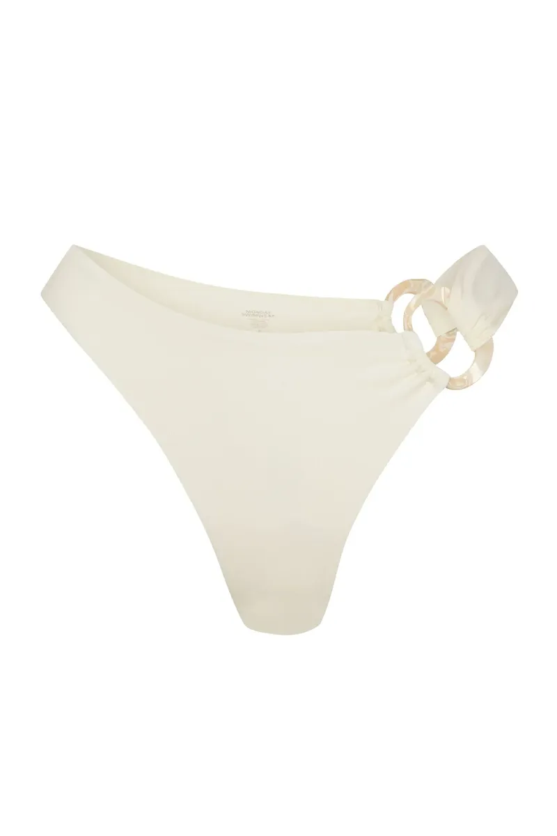 Bronte Bottom Ivory w/ Pearl Ring
